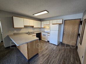 Building Photo - 60 Miller Ave SW