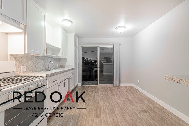 Foto del edificio - 690 S Riverside Ave