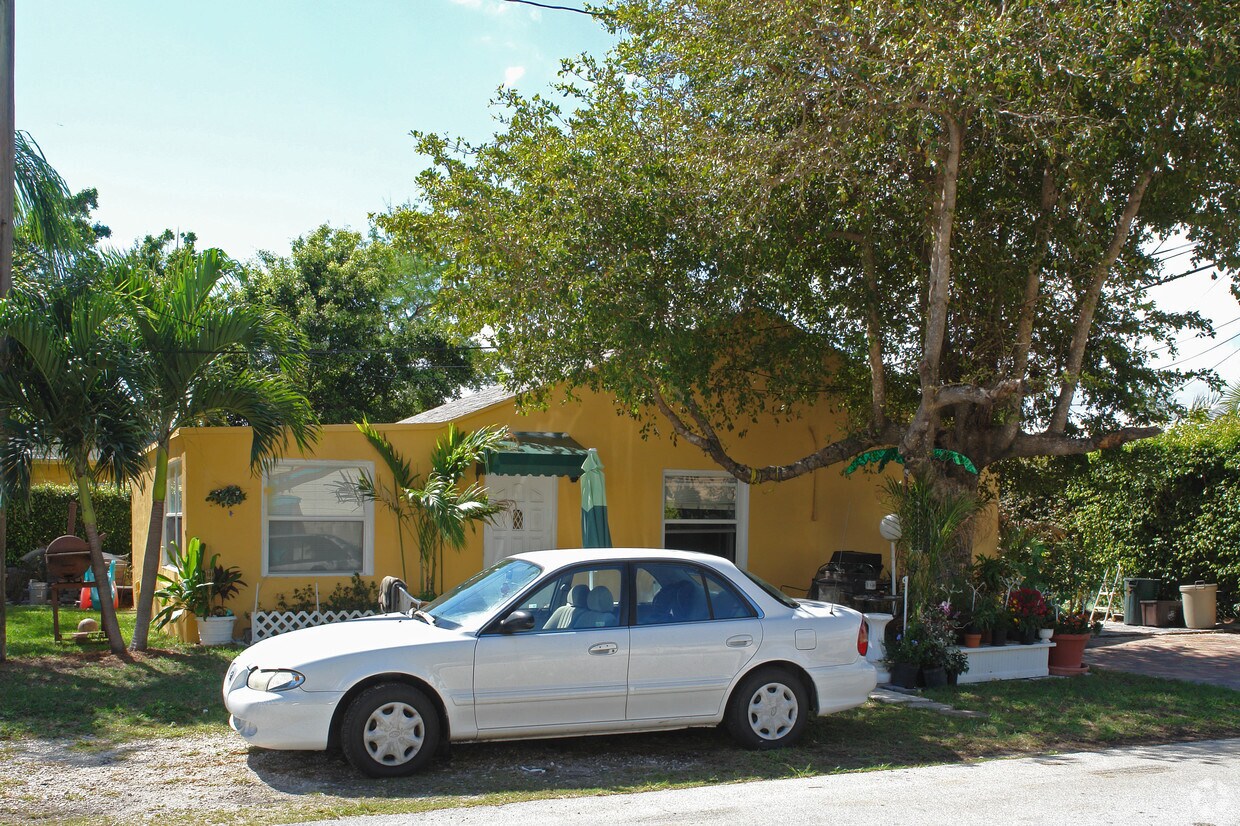 Building Photo - 301 S Ocean Blvd