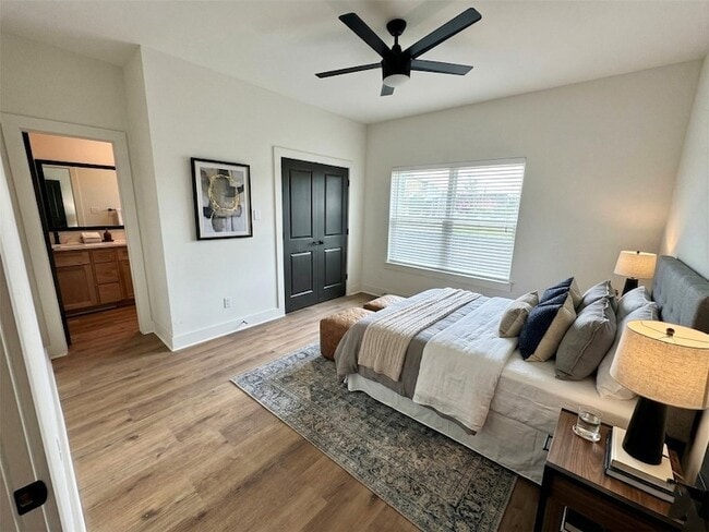 Building Photo - 1002 E 33rd St