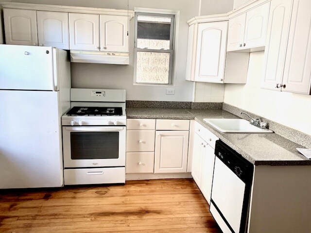 Foto del edificio - 826 W Buckingham Pl