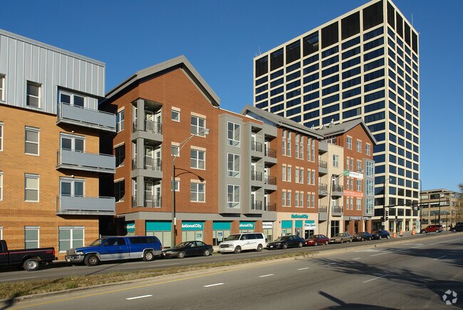 Building Photo - 3554 S Dearborn St