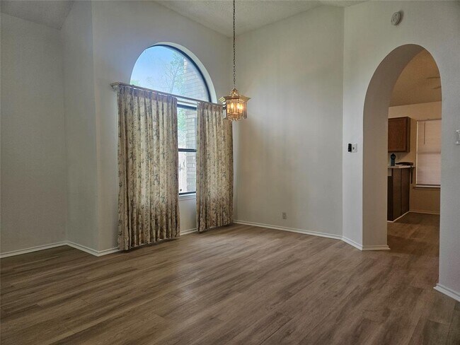 Foto del edificio - 11008 Claywood Dr