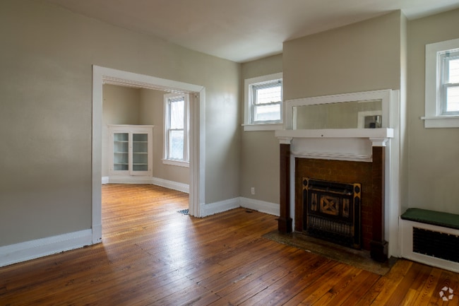 Building Photo - 401 6th St