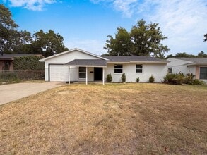 Building Photo - 330 E Coral Way