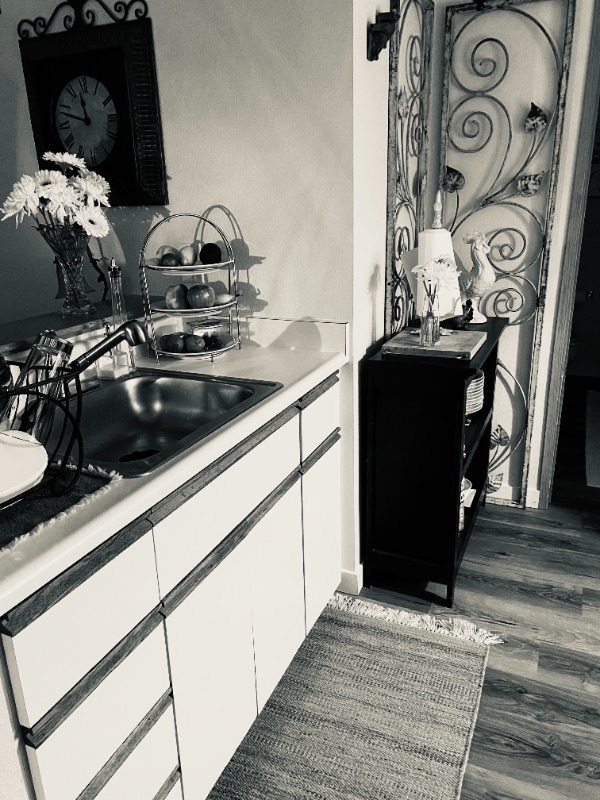 Building Photo - 334 Wells Ave S