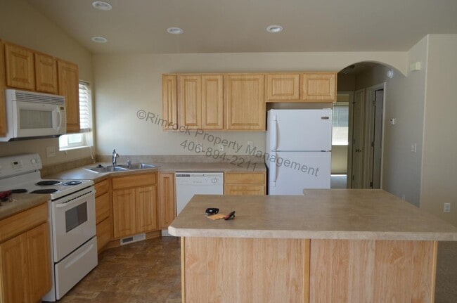 Building Photo - Heights 4 bed 2 bath home!