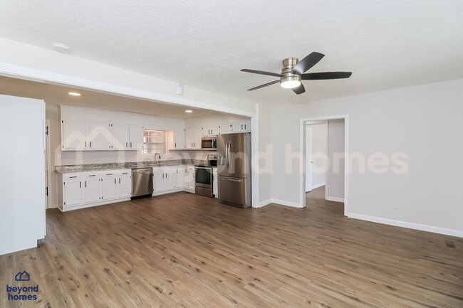 Building Photo - 120 Passons Rd