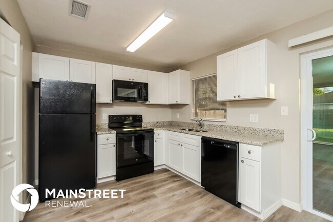 Building Photo - 674 Altamira St NW