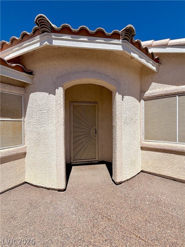 Building Photo - 2278 Chestnut Ranch Ave