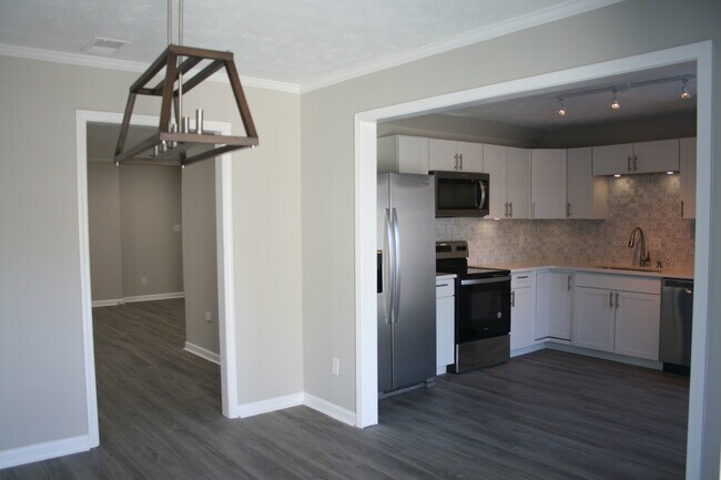 Foto del edificio - 340 Winding River Dr