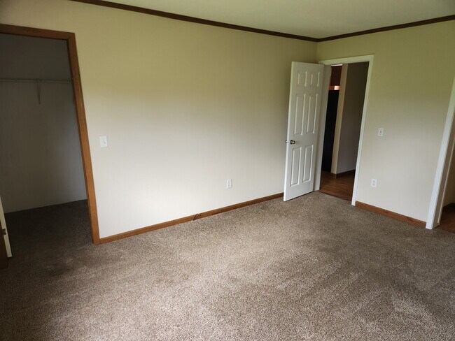 Foto del edificio - 130 Meadows Ln