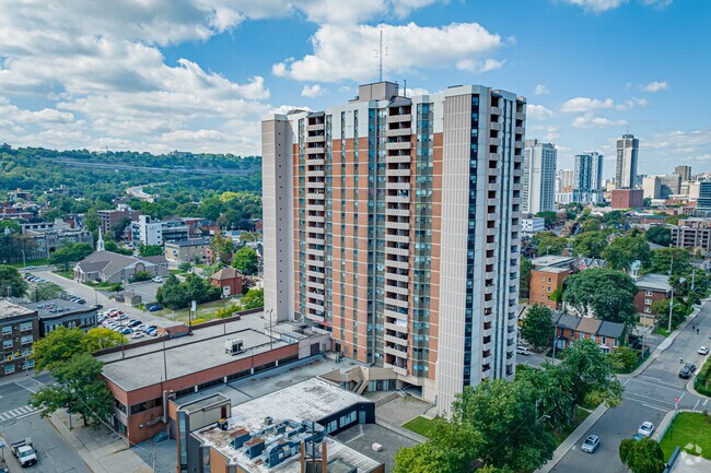 Photo du bâtiment - Rebecca Towers
