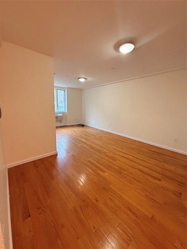 Foto del edificio - 141-27 84th Dr