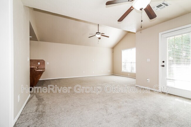 Foto del edificio - 2521 Ridgewood Dr