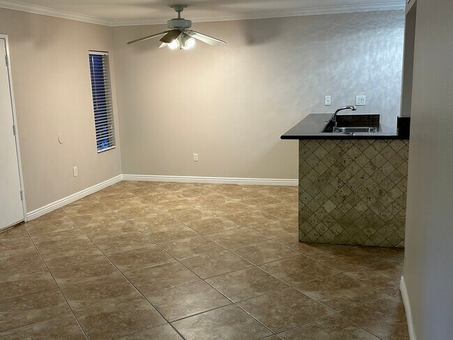 Foto del edificio - 18350 Hatteras St