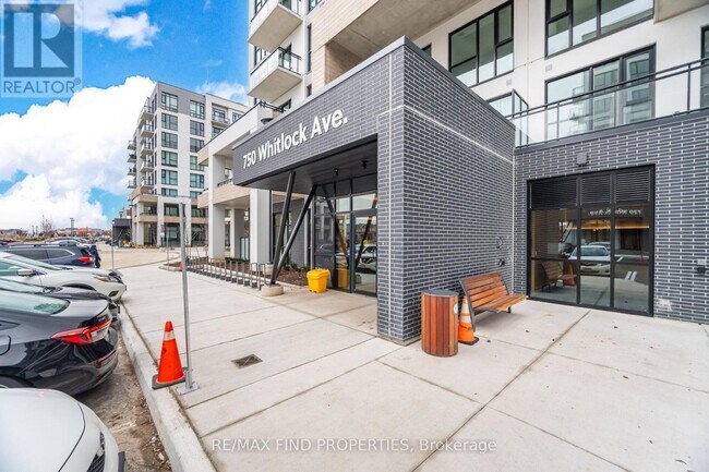 Photo du bâtiment - 750 Whitlock Ave