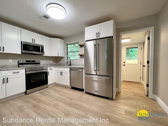 Foto del edificio - 4 br, 1.5 bath House - 207 Ajax Drive NW