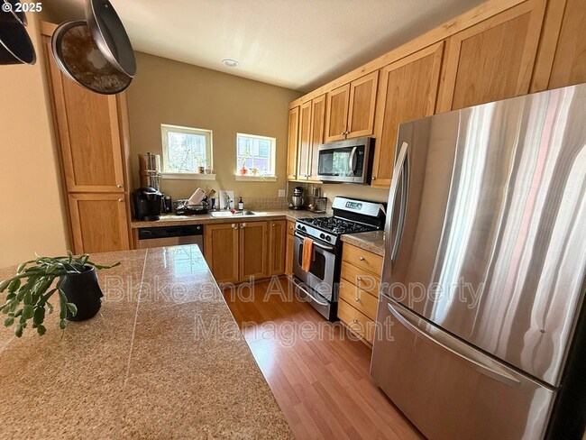 Building Photo - 22832 SW Forest Creek Dr