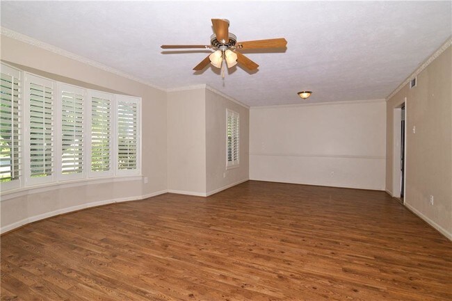Building Photo - 5405 Enchanted Ln