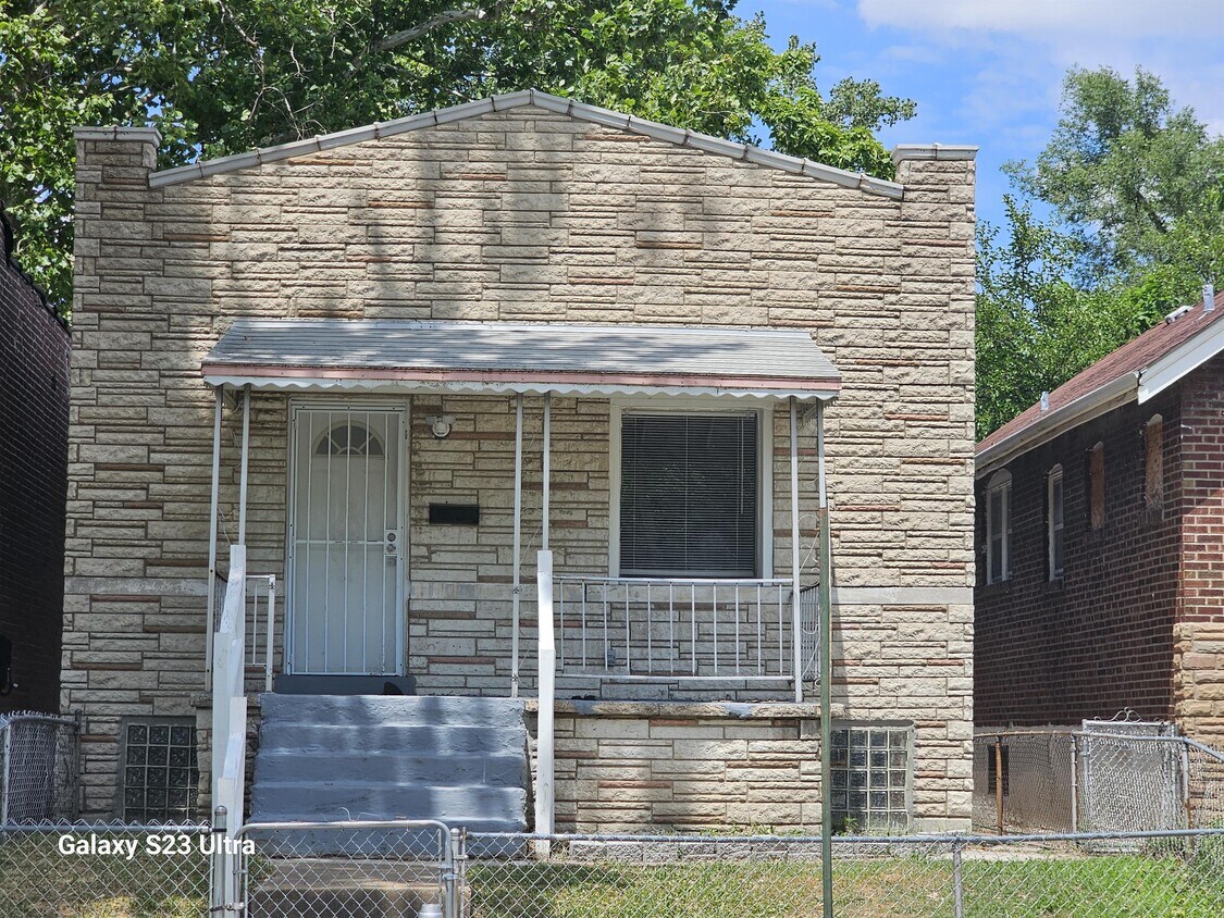 Primary Photo - 5637 Wabada Ave