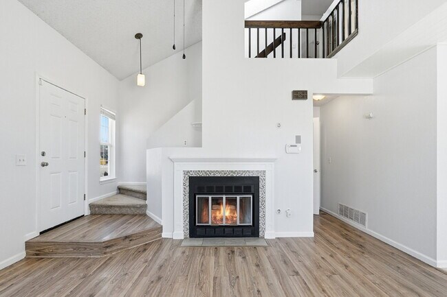 Foto del edificio - $1,840.95, 3-bed, 1.5-bath, located in Colorado Springs with a large backyard.