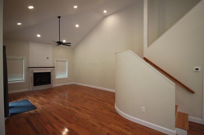 Building Photo - 39 Webber Rd