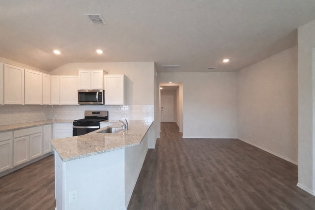 Building Photo - Bulverde, TX Copper Canyon Subdivision Amenities Galore!