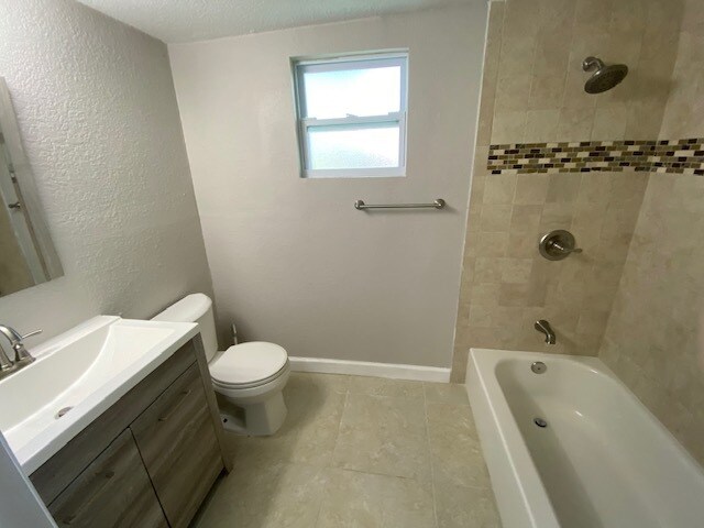 Building Photo - 7108 S Mascotte St