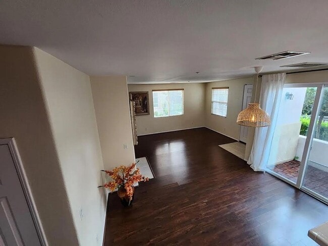 Foto del edificio - Updated with Pool, 3 Bd 2.5 Ba Chula Vista...