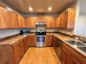 Building Photo - 813 NE 85th St Building Photo - 813 NE 85th St