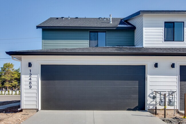 Foto del edificio - Brand New Townhome!