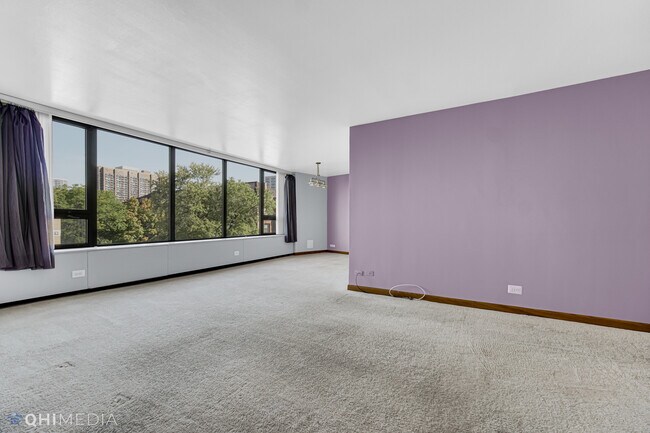 Foto del edificio - 3930 N Pine Grove Ave