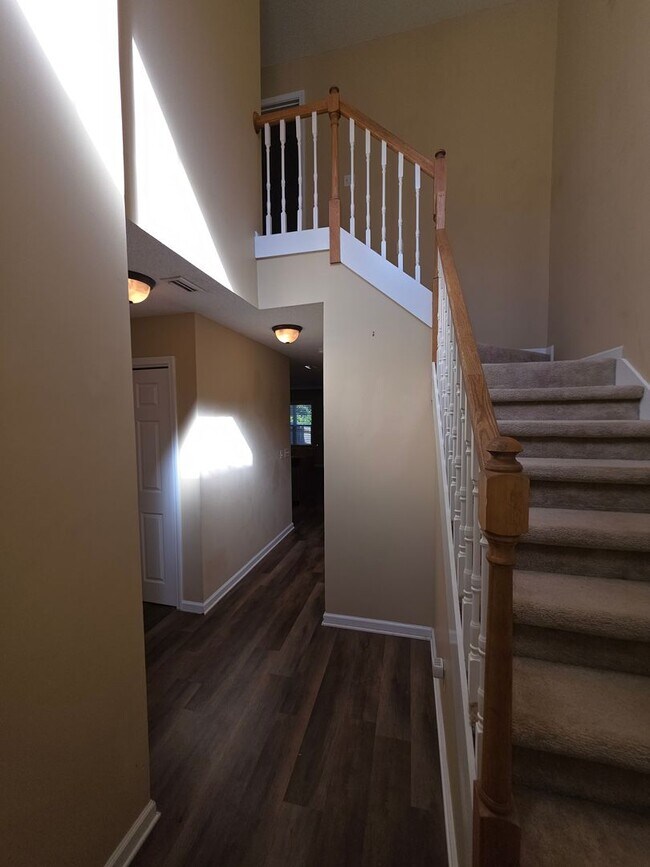 Foto del edificio - 435 Sandy Oak Dr