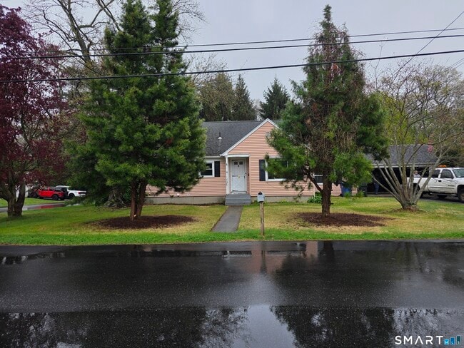 Foto del edificio - 67 Wayne Rd