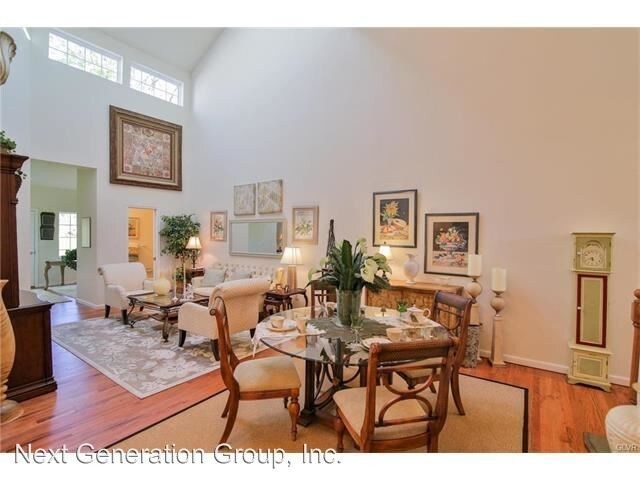 Building Photo - 3 br, 2.5 bath House - 5127 Dogwood Trail