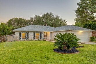 Building Photo - 114 High Oak