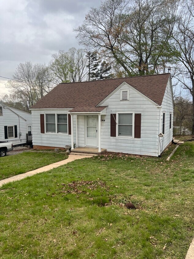 913 Highland Rdg, Martinsville, VA 24112 House Rental in Martinsville