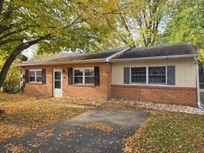 Building Photo - 10 Archer Cir