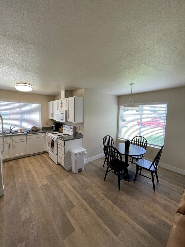 Foto del edificio - 604 N Columbia Center Blvd