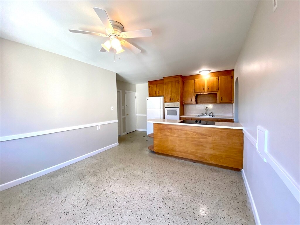 Primary Photo - 63 Kimball Ave