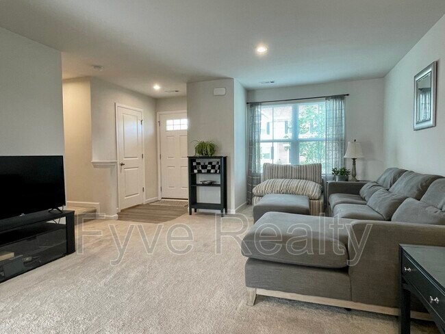 Building Photo - 1319 Havenbrook Dr