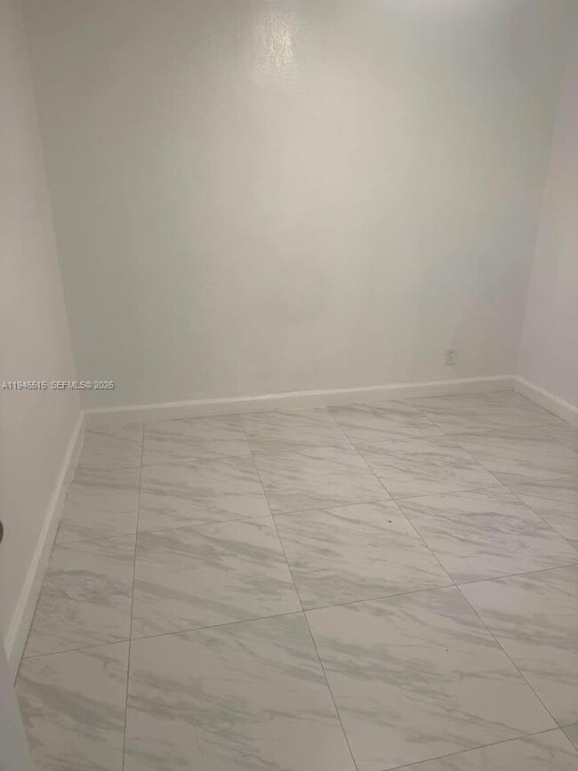 Foto del edificio - 2025 Madison St