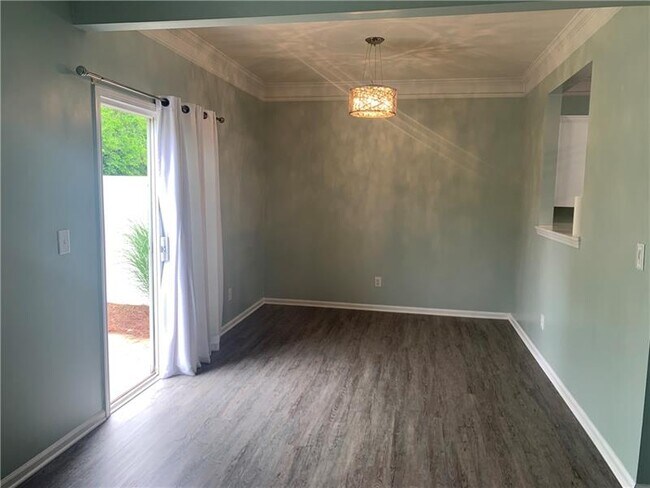 Building Photo - 550 Windstone Trail