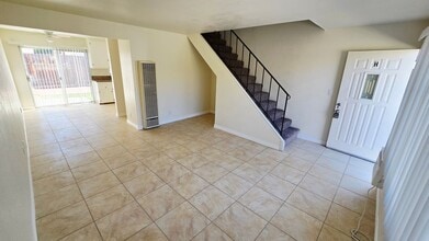 Building Photo - 5202 Canoga St