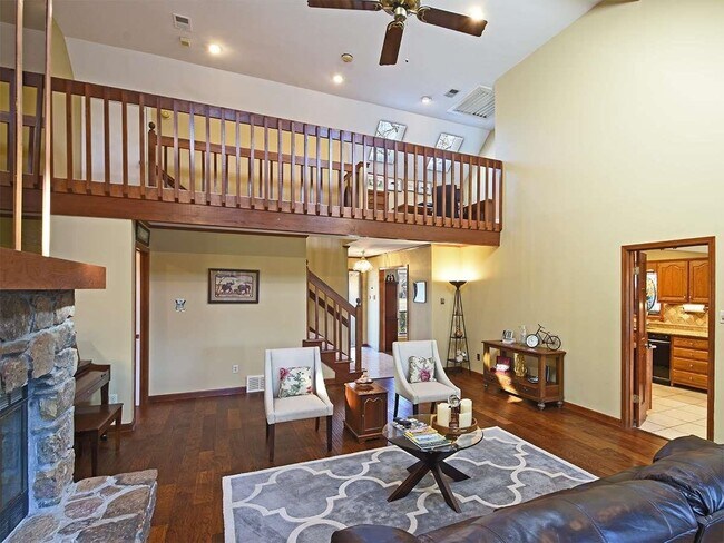 Building Photo - 7559 Cross Village Dr