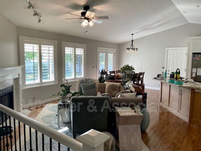 Building Photo - 10156 Dobbin Ln