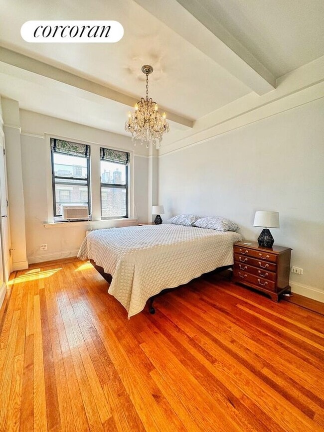 Building Photo - 30 W 90th St