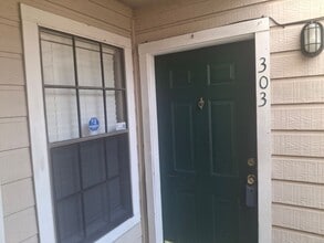 Building Photo - 12660 Ashford Point Dr