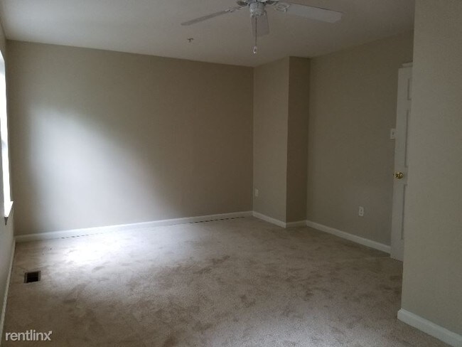 Foto del edificio - 3 br, 3 bath Townhome - 8156 Casey Court